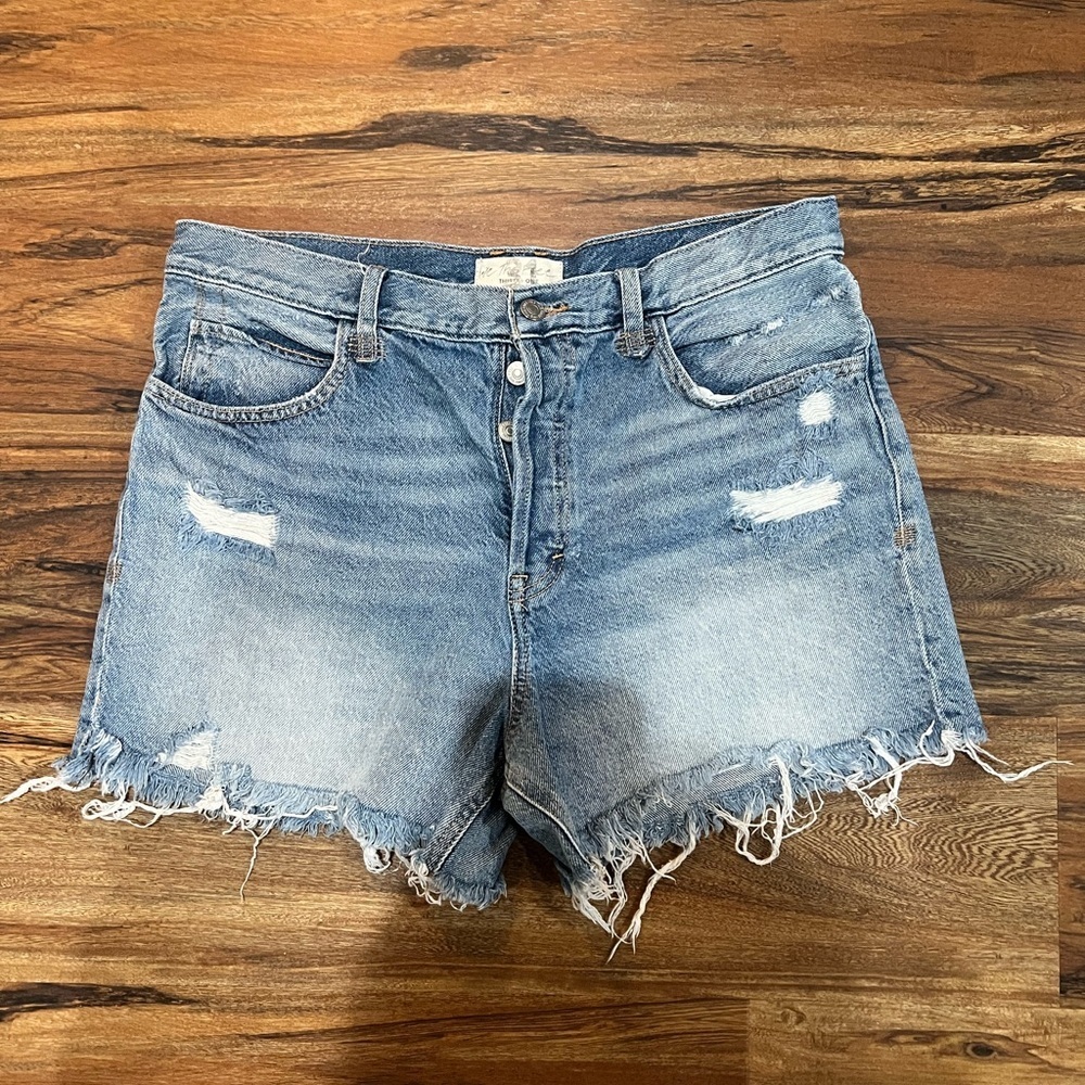 We The Free thirty-one Light Blue Distressed High-Rise Denim Shorts Size 31 EUC